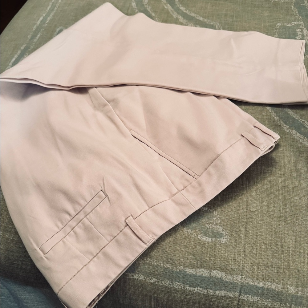 🤑SALE.  Jones New York Pink Cropped Pants